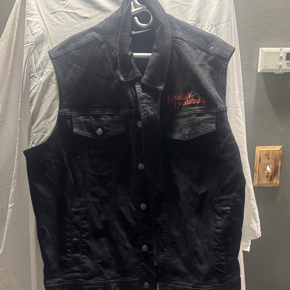 Harley-Davidson Black Vest with Red Logo